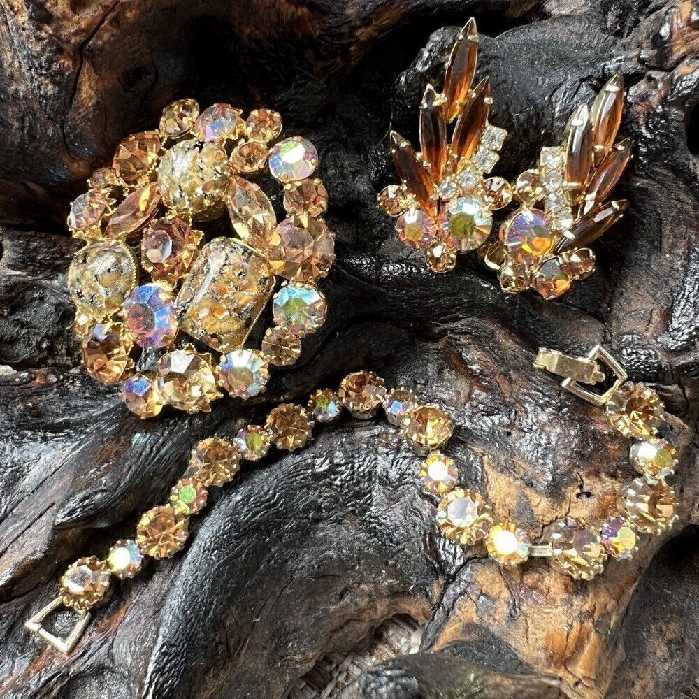 Vintage Weiss Jewelry 3 PC Set Rhinestone Clip Earring Brooch Bracelet Austria